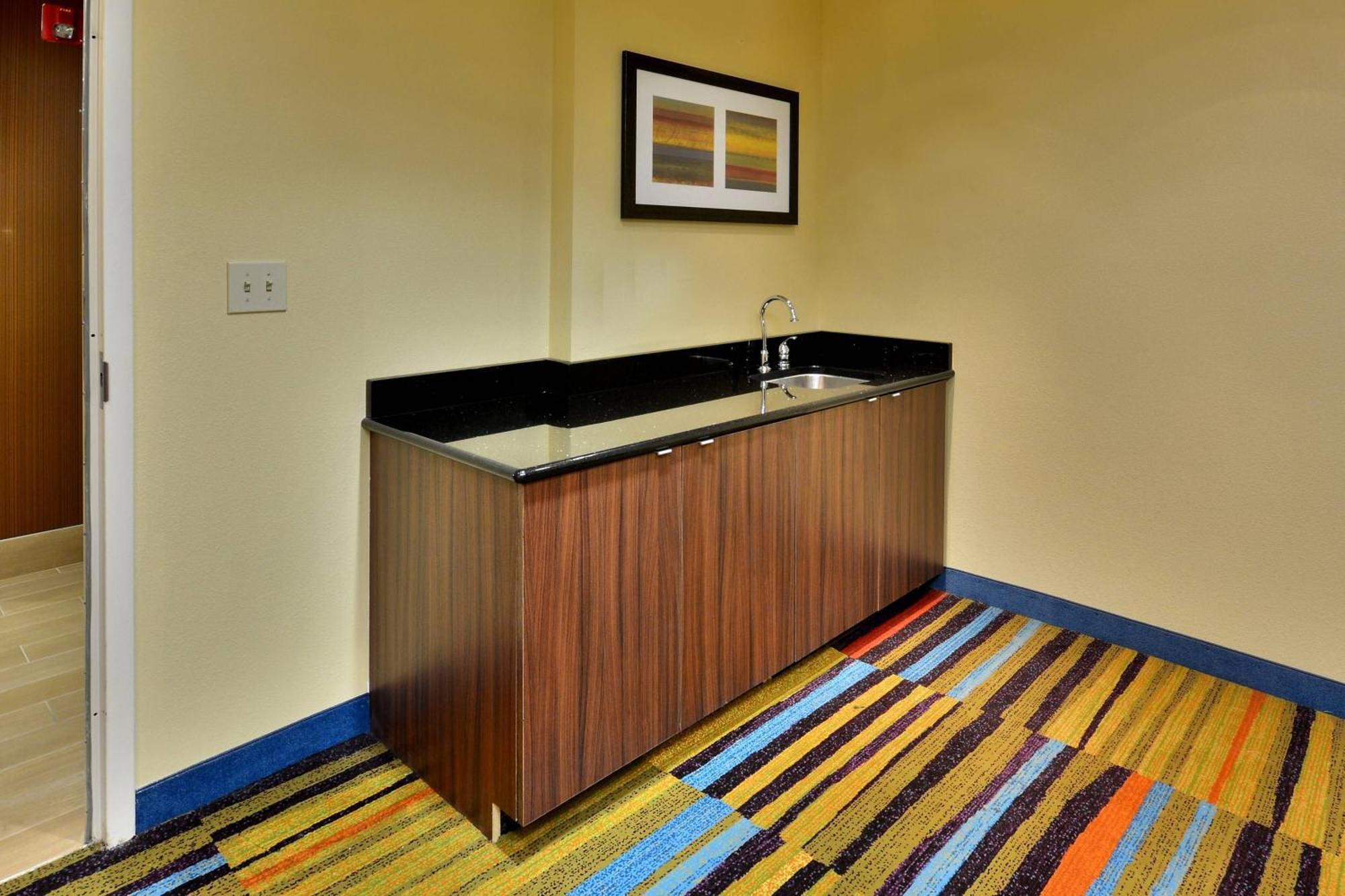 Fairfield Inn And Suites By Marriott Winston Salem/Hanes Exterior photo