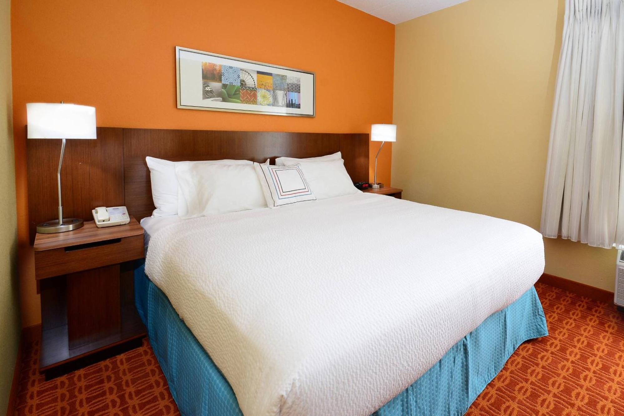 Fairfield Inn And Suites By Marriott Winston Salem/Hanes Exterior photo